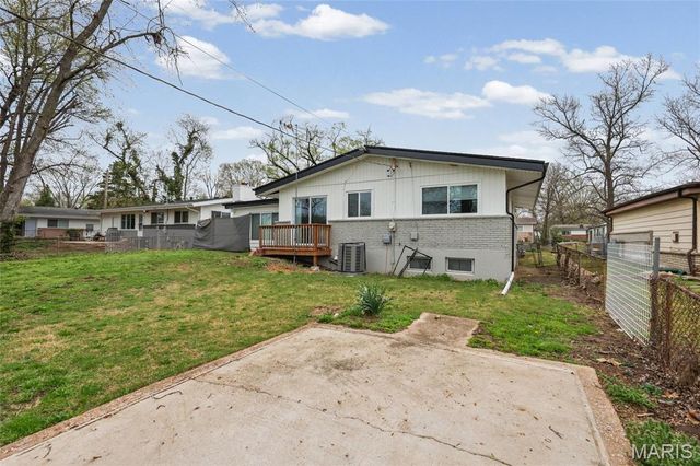 10205 Pannell Drive, Florissant, MO 63136