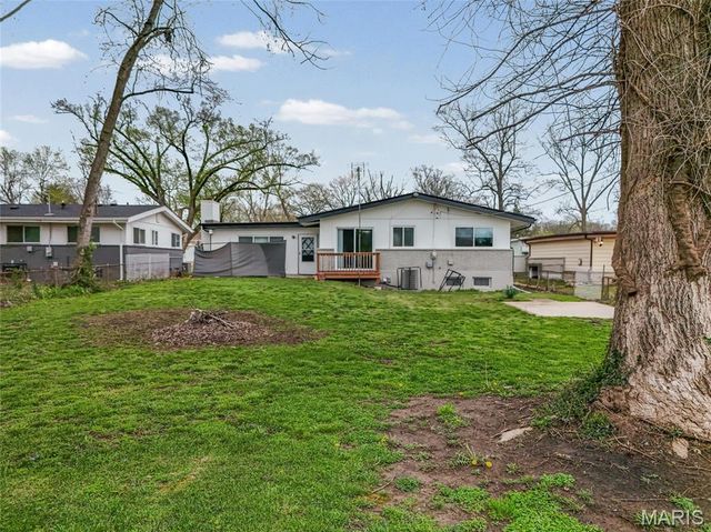 10205 Pannell Drive, Florissant, MO 63136