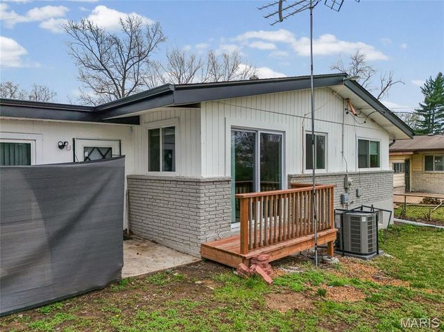 10205 Pannell Drive, Florissant, MO 63136