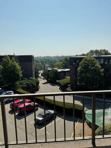 1006 Paradise Rd PH Q, Swampscott, MA 01907