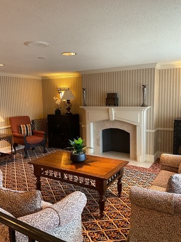 1006 Paradise Rd PH Q, Swampscott, MA 01907