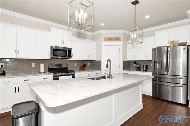 1818 Meadowbrook Drive SE, Cullman, AL 35055