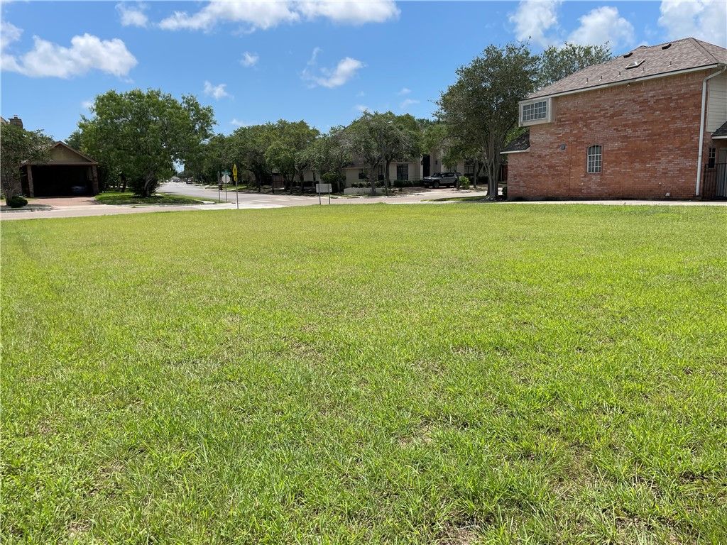 6249 Strasbourg Dr, Corpus Christi, TX 78414 — photo 4