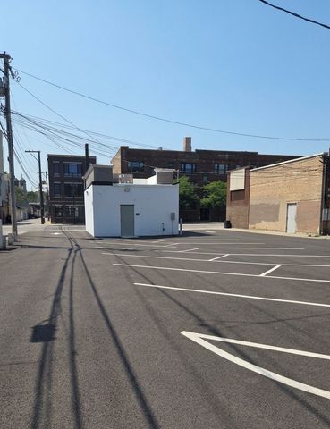 1620 W Lawrence Avenue, Chicago, IL 60640