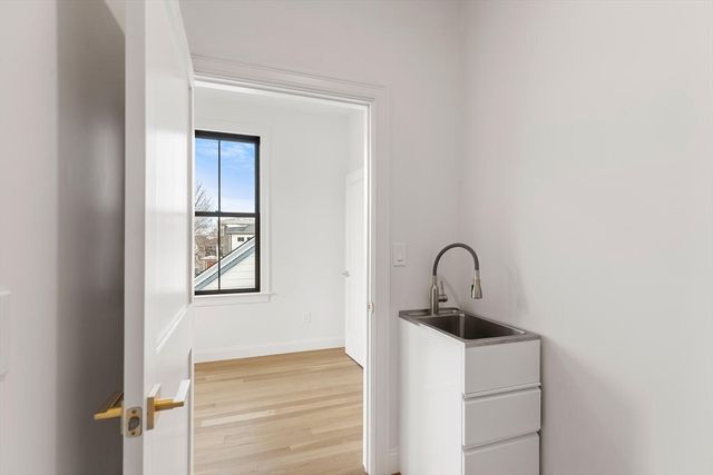 27 Shepard St 4, Boston, MA 02135