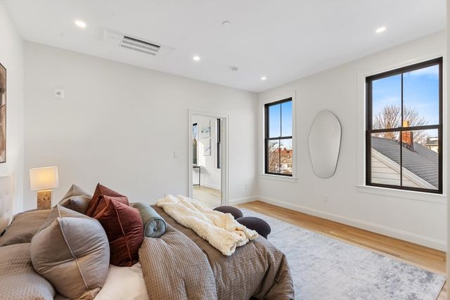 27 Shepard St 4, Boston, MA 02135