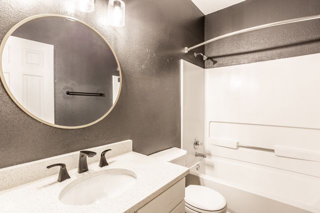 6328 Dusty Laurel Drive, Whitestown, IN 46075