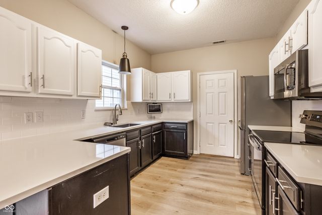 6328 Dusty Laurel Drive, Whitestown, IN 46075