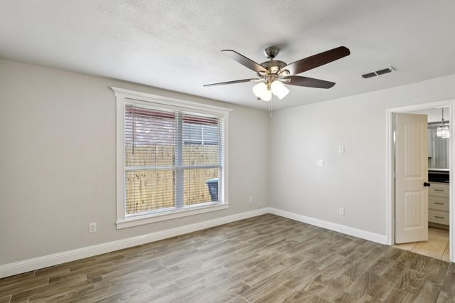 767 Deauville Circle E, Fort Worth, TX 76108