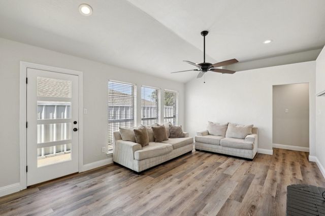 767 Deauville Circle E, Fort Worth, TX 76108