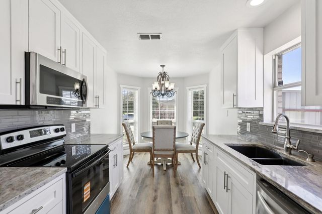 767 Deauville Circle E, Fort Worth, TX 76108