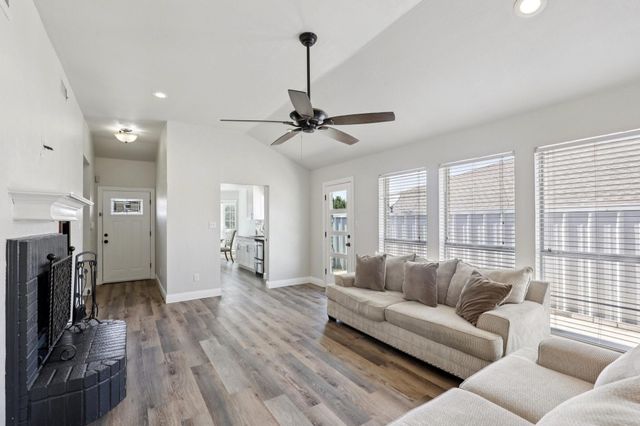 767 Deauville Circle E, Fort Worth, TX 76108