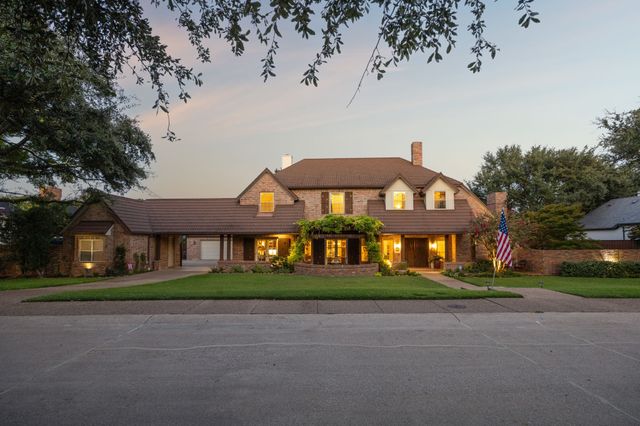 14820 Bellbrook Drive, Addison, TX 75254