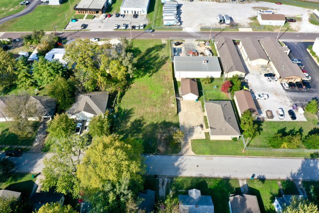 2111 E Cairo Street, Springfield, MO 65802