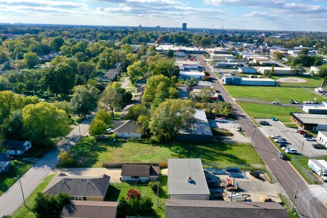 2111 E Cairo Street, Springfield, MO 65802