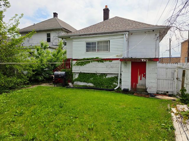 817 Becker Street, Hammond, IN 46320