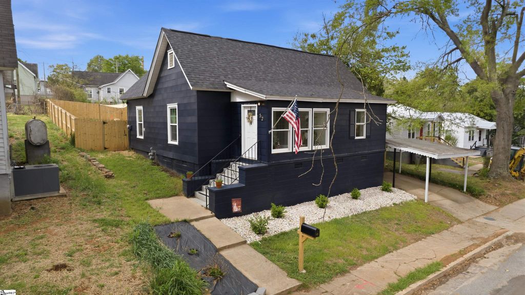 52 Bagwell Circle, Greenville, SC 29605