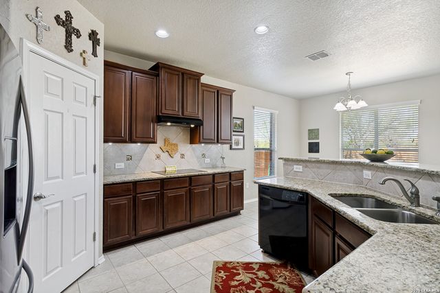 10011 Champions Pass, Converse, TX 78109