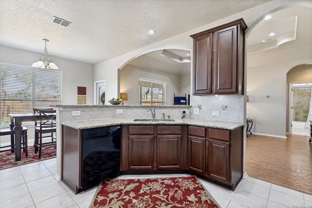 10011 Champions Pass, Converse, TX 78109