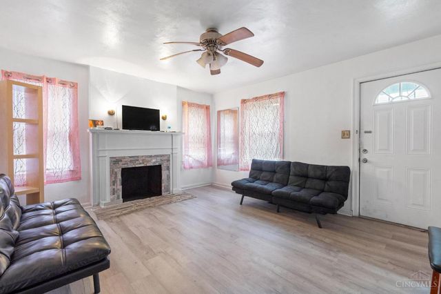 3648 W Siebenthaler Avenue, Harrison Twp, OH 45406