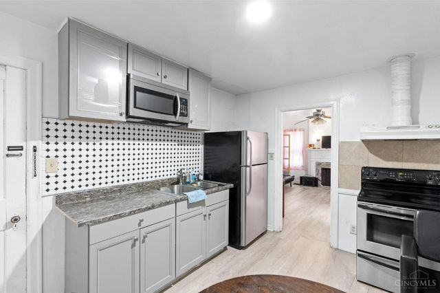 3648 W Siebenthaler Avenue, Harrison Twp, OH 45406