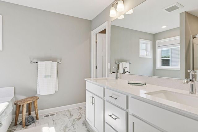 6426 Agate Trail, Inver Grove Heights, MN 55077