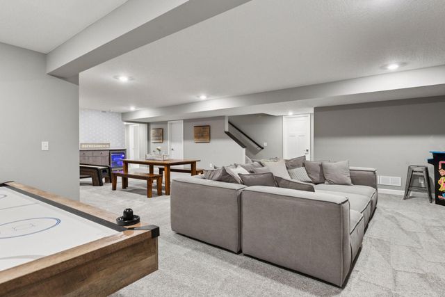 6426 Agate Trail, Inver Grove Heights, MN 55077