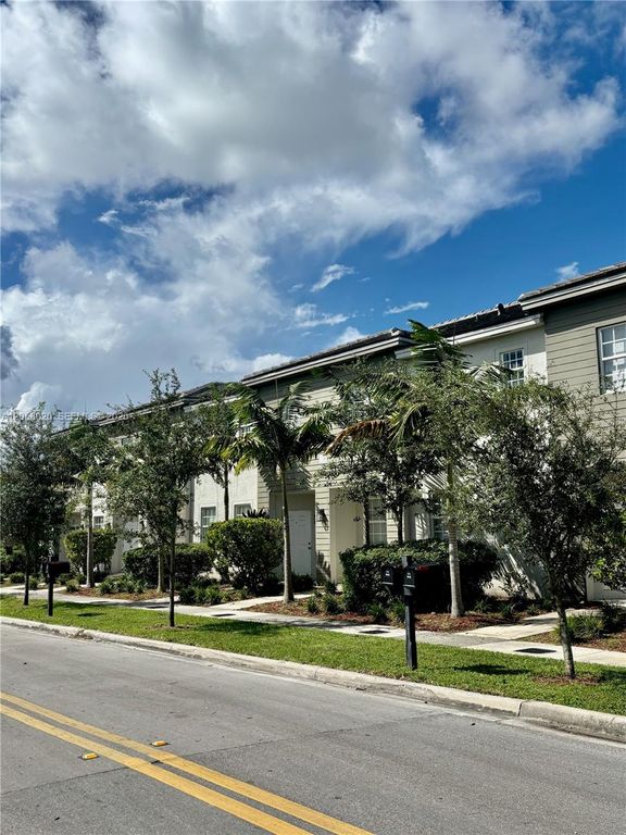 1310 NW 6th Avenue G, Florida City, FL 33034