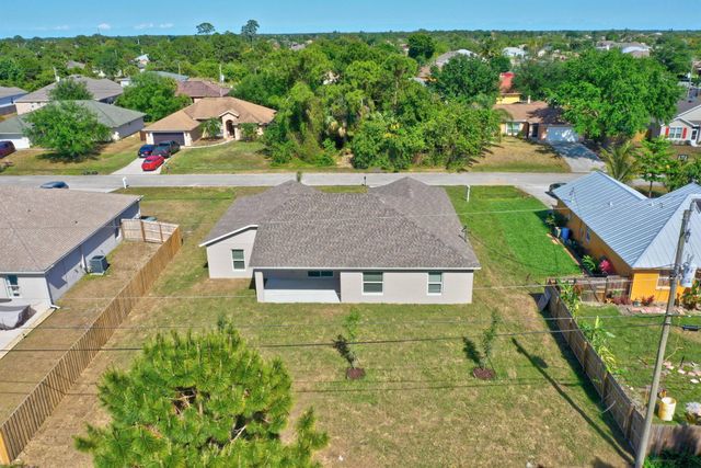 4605 SW Flintstone Drive, Port St Lucie, FL 34953