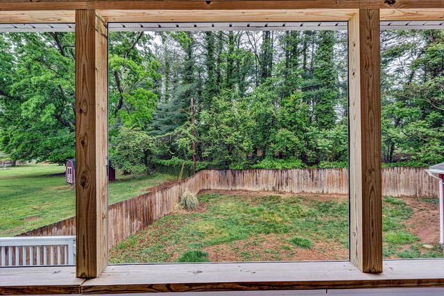 3166 Galloway DR, Roanoke, VA 24018