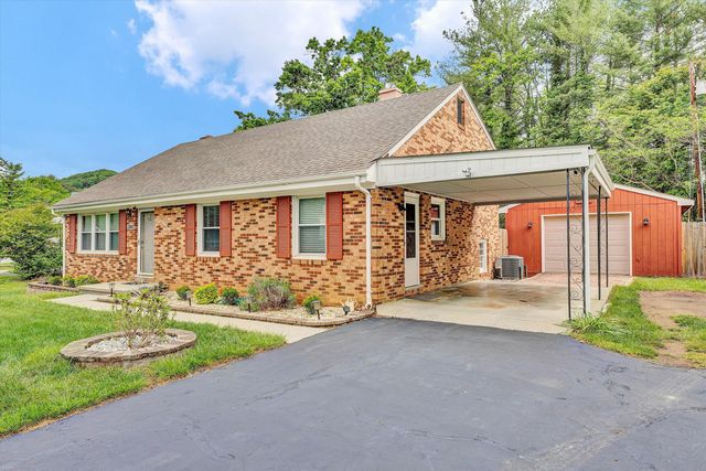 3166 Galloway DR, Roanoke, VA 24018
