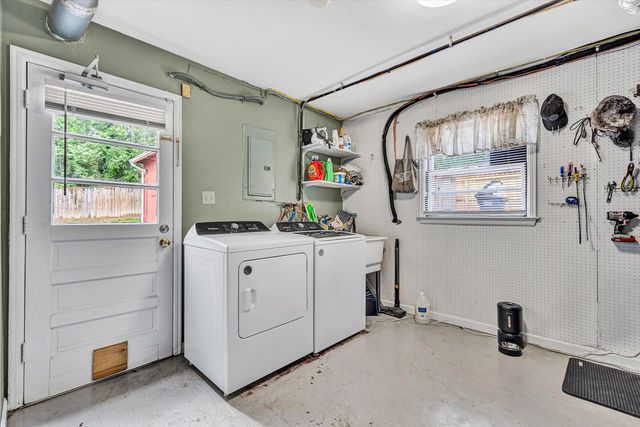 3166 Galloway DR, Roanoke, VA 24018
