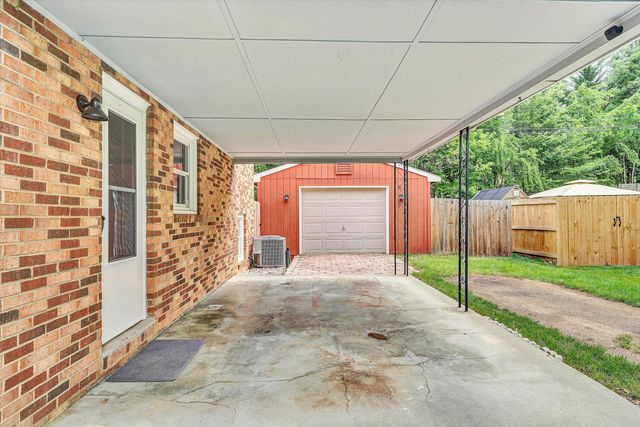 3166 Galloway DR, Roanoke, VA 24018