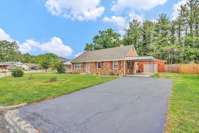3166 Galloway DR, Roanoke, VA 24018