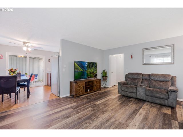 3807 N JUNEAU St, Portland, OR 97217