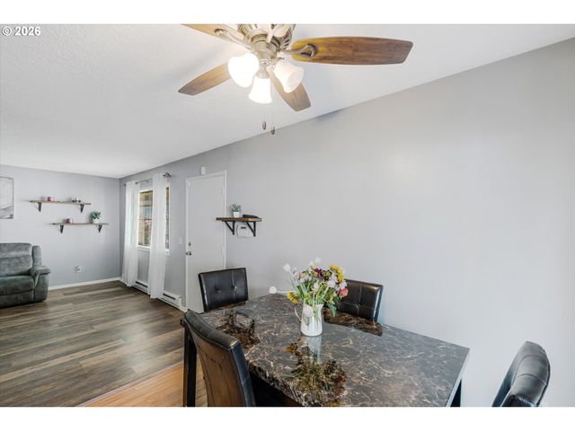 3807 N JUNEAU St, Portland, OR 97217