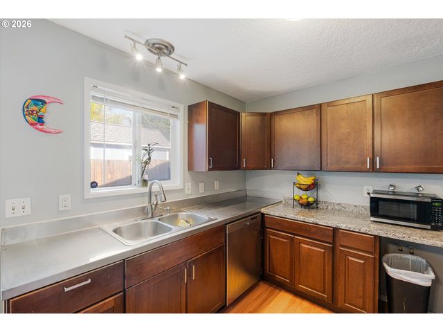 3807 N JUNEAU St, Portland, OR 97217