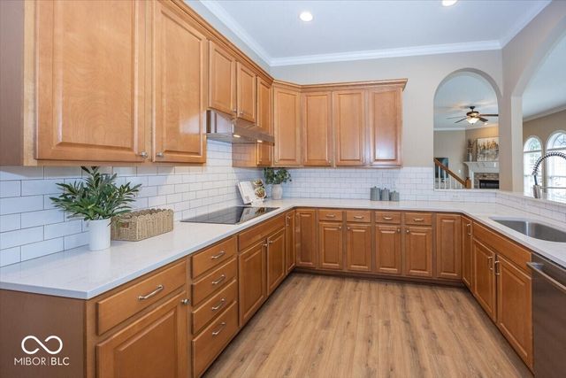 16802 Oak Manor Drive, Westfield, IN 46074