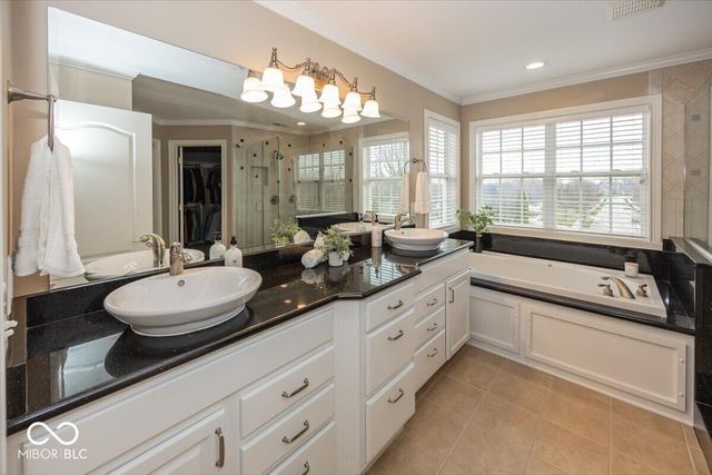 16802 Oak Manor Drive, Westfield, IN 46074