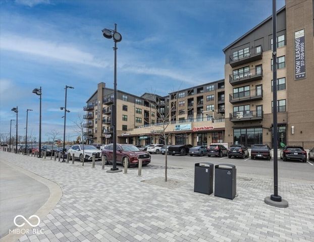 16802 Oak Manor Drive, Westfield, IN 46074