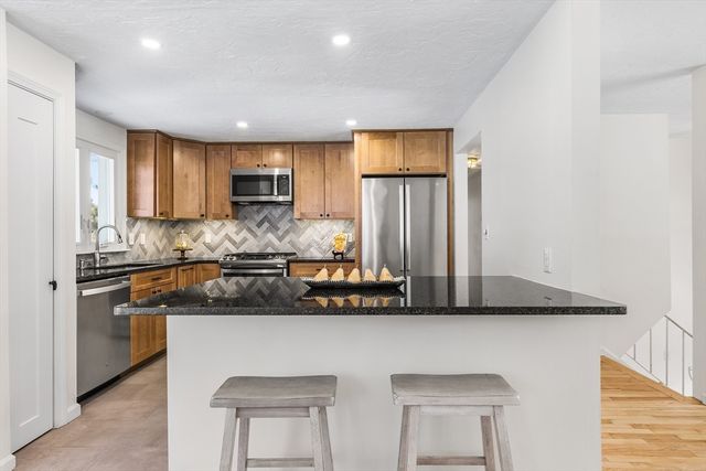 3 Thayer Rd, Medway, MA 02053