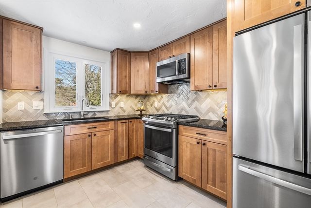 3 Thayer Rd, Medway, MA 02053