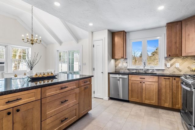 3 Thayer Rd, Medway, MA 02053