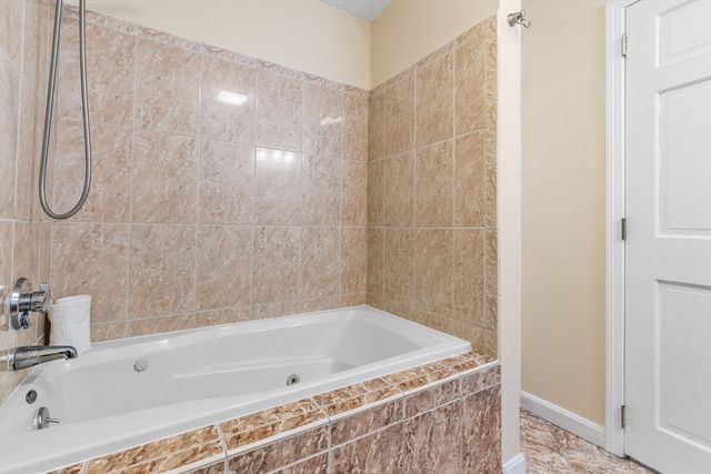 3 Thayer Rd, Medway, MA 02053