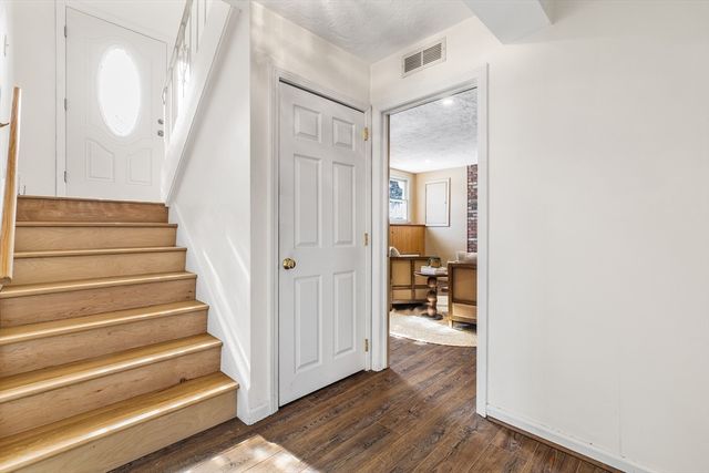 3 Thayer Rd, Medway, MA 02053