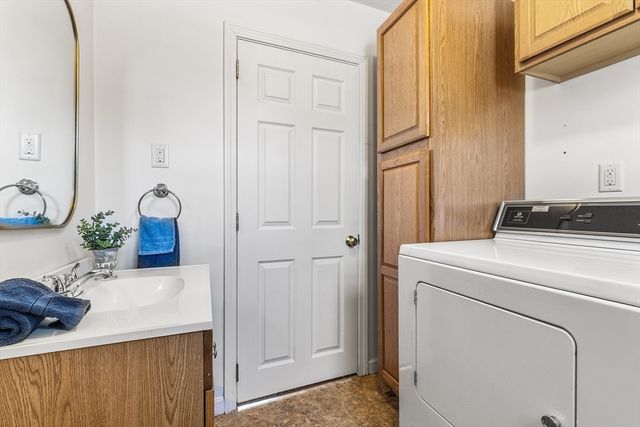 3 Thayer Rd, Medway, MA 02053