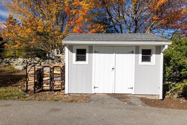 3 Thayer Rd, Medway, MA 02053