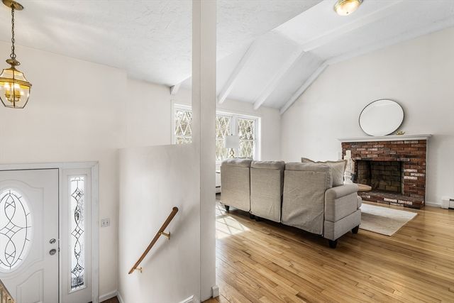 3 Thayer Rd, Medway, MA 02053