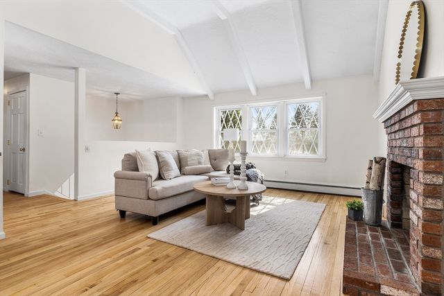 3 Thayer Rd, Medway, MA 02053