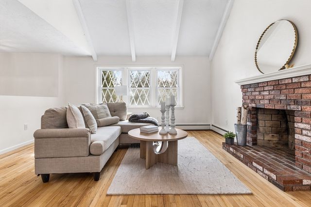 3 Thayer Rd, Medway, MA 02053